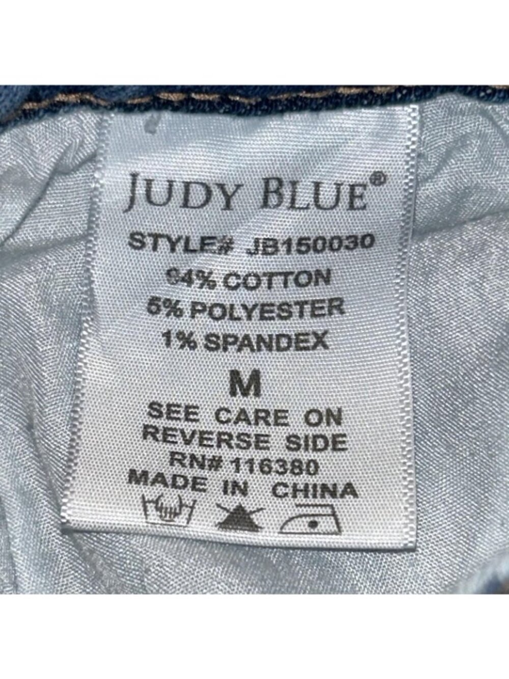 Judy Blue Shorts Womens M Denim Bermuda Distressed Frayed Hem Stretch JB150030 - Picture 6 of 11
